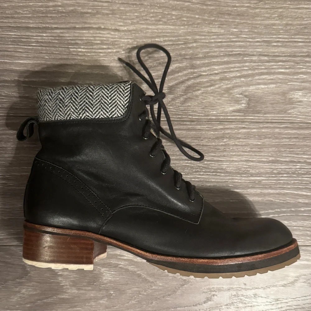 MATT BERNSON Black Leather Lace-Up Boots Herringbone Cuffs Lug Sole Size 10 EUC - Picture 8 of 10